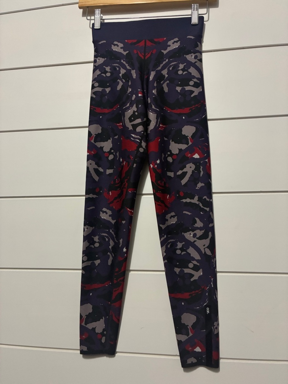 Cor by ultracor Navy Blue & Red Patterned Active Leggings size XS